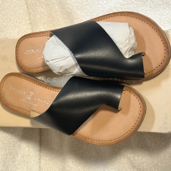 Women's Chinese Laundry Gemmy Slide
Sandal, Size 5.5 M - Black - Picture 12 of 14